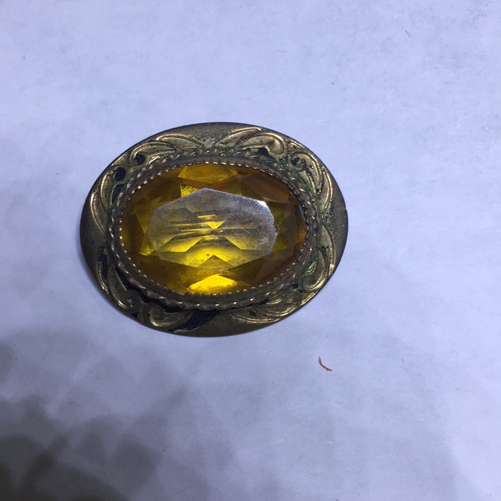 Vintage small oval gold tone simulated citrine pin